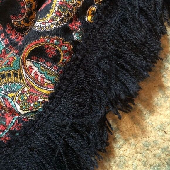 Large multicolor scarf/wrap/cover-up - Picture 8 of 9